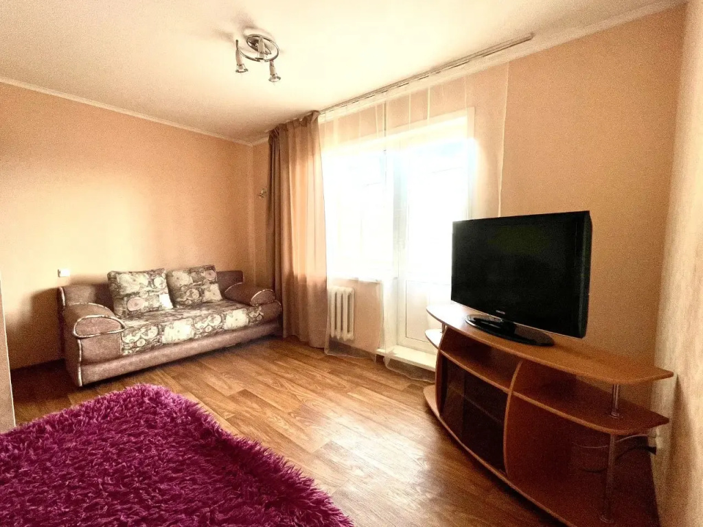 Квартира на Парижской Коммуны 42А