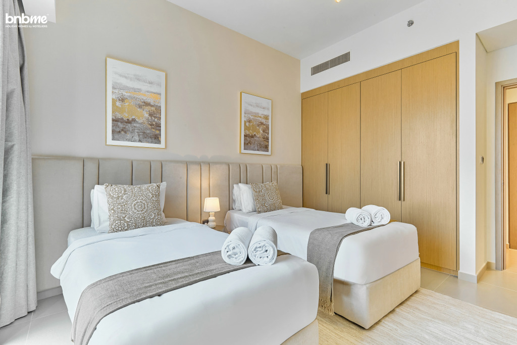 Апартаенты Bnbmehomes | Modern 2BR Treasure nr Dubai Fountain - 3302