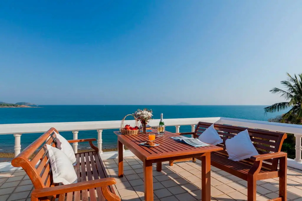 Baan Khunying - Secluded Phuket Beachfront Villa