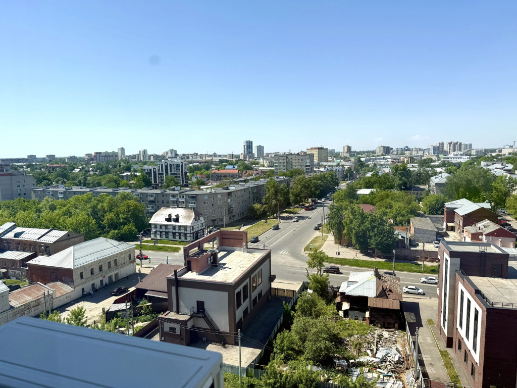 Двухкомнатная квартира сети "PanApartments" с панорамным видом на город