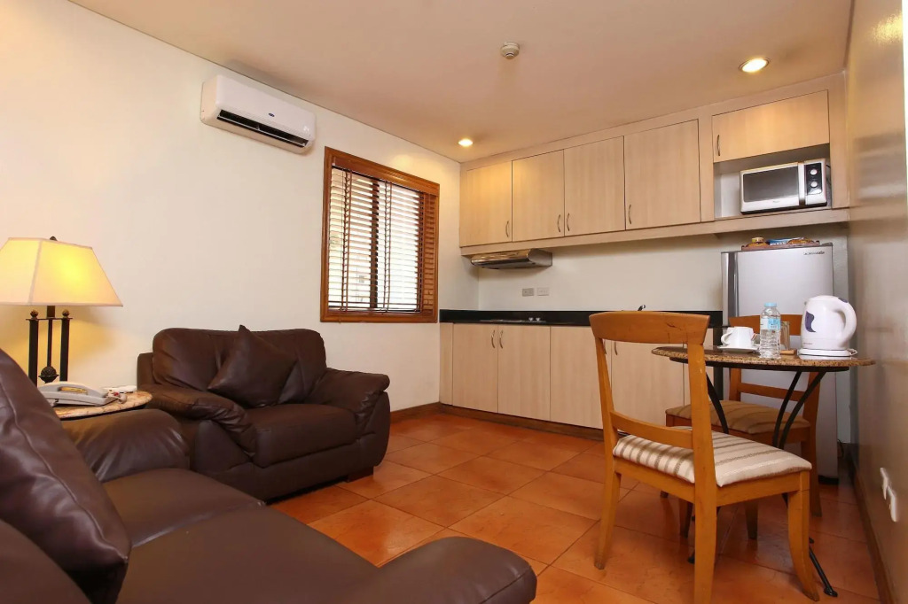 Отель City Garden Suites Manila