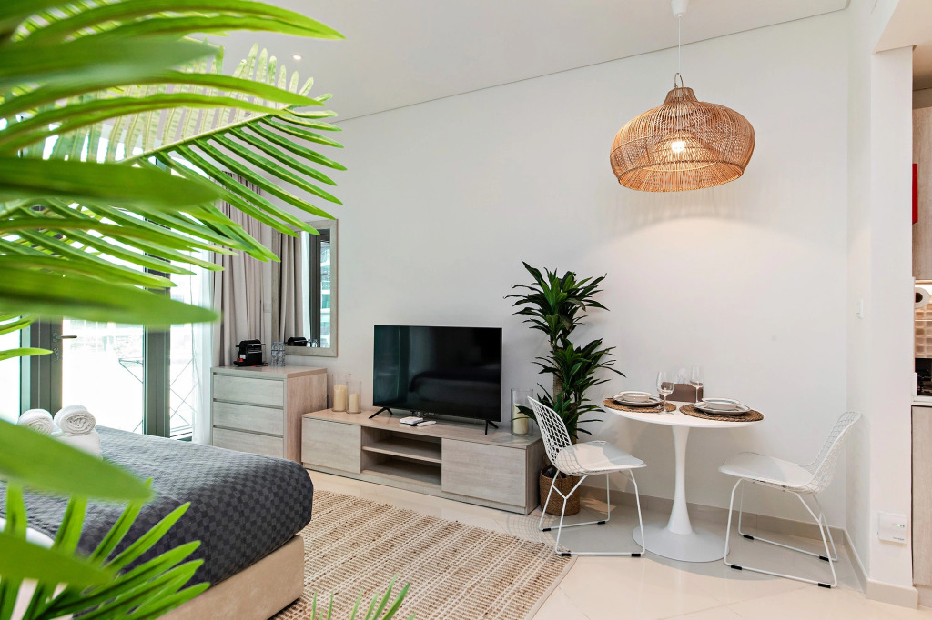 Апартаменты Modern and Cozy Studio | Seven Palm Prime Location