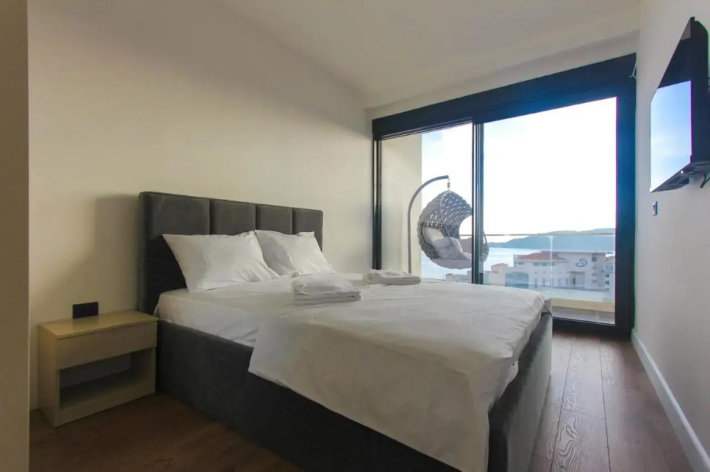 Апартаменты Tiger apartment in Elia Residence
