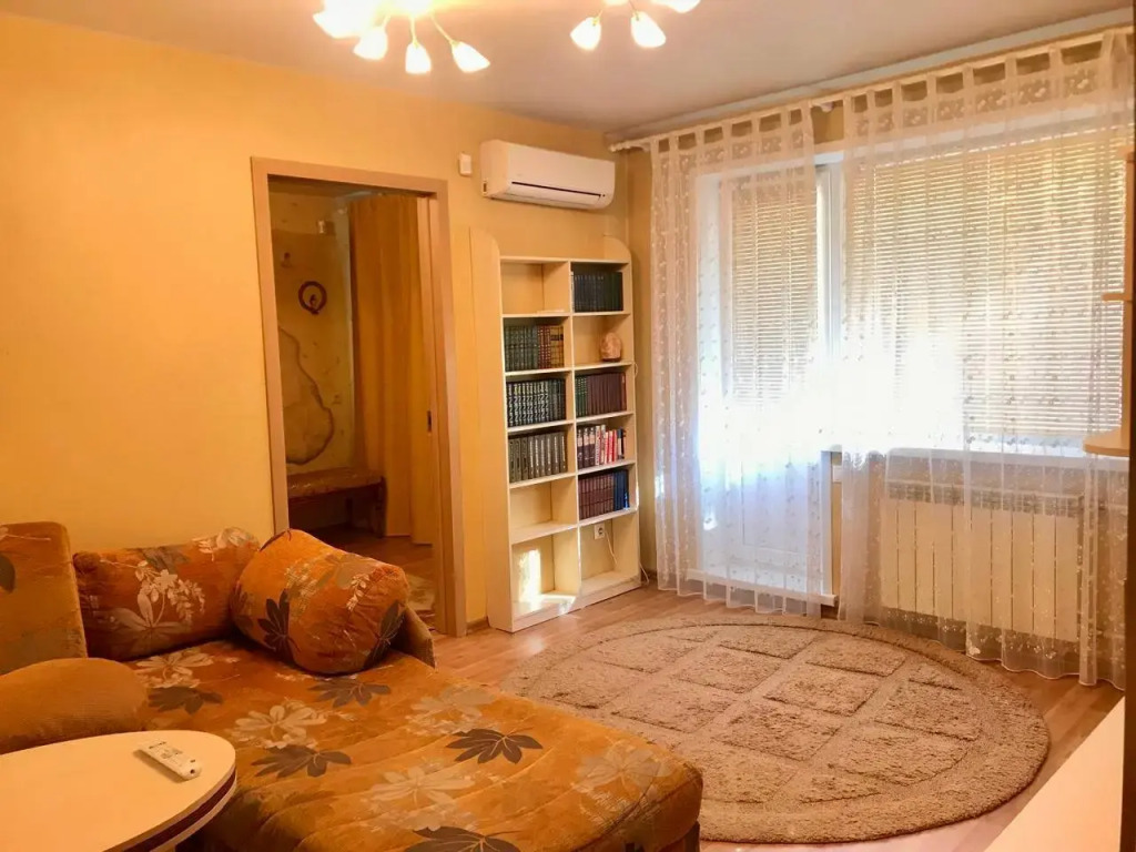 Квартира 2-комнатная с балконом на Ленина