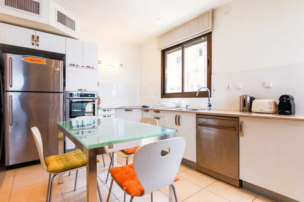 Апартаменты Cosy 1BR near Beach by FeelHome