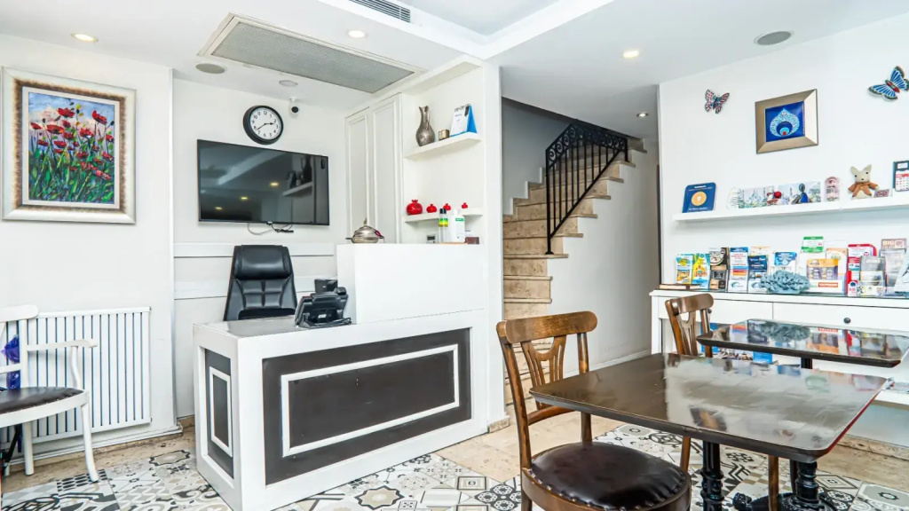 Ten Rooms Istanbul Hotel