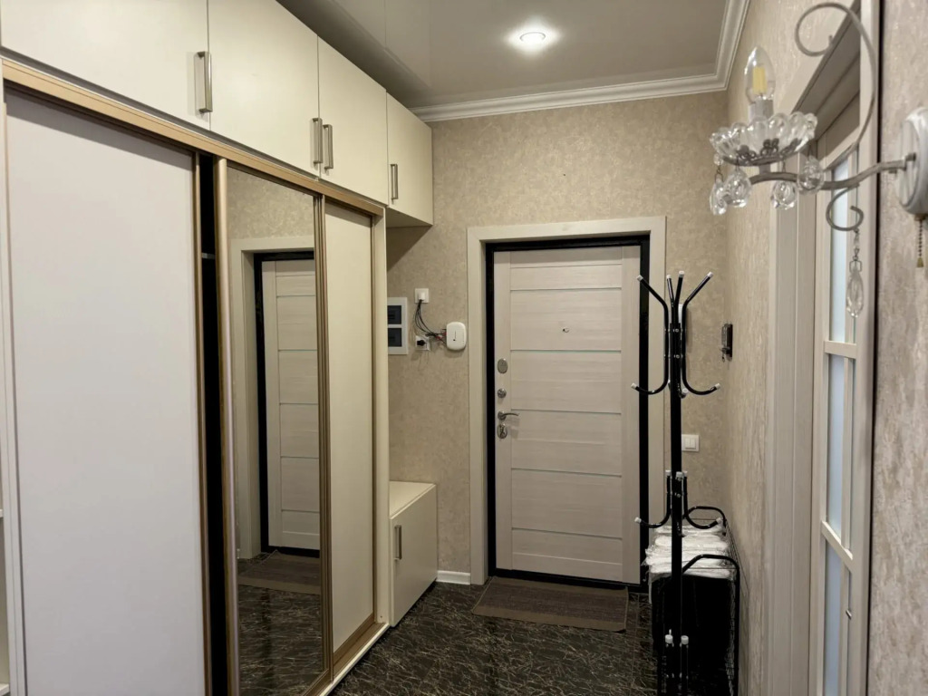 Квартира 145 с балконом и витражным остеклением