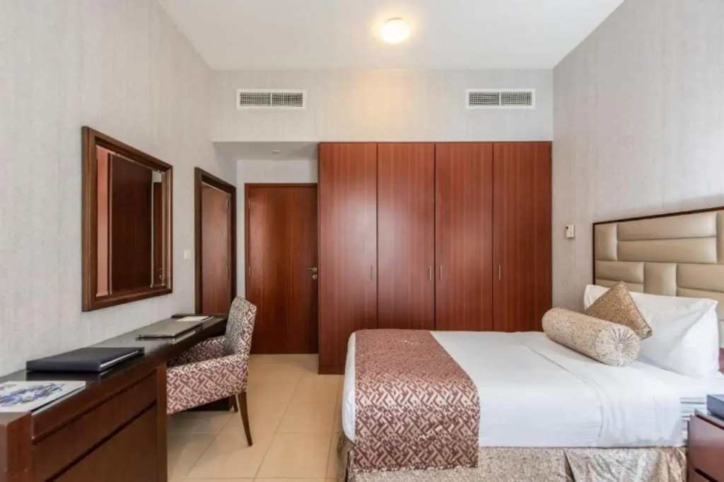 Suha JBR