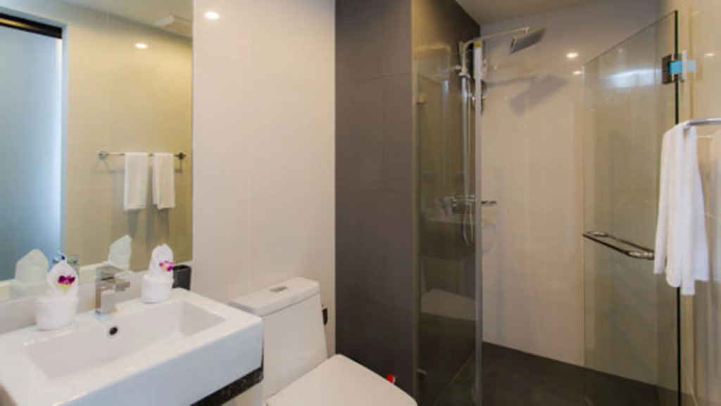 Отель ZEN Premium Surin Beach