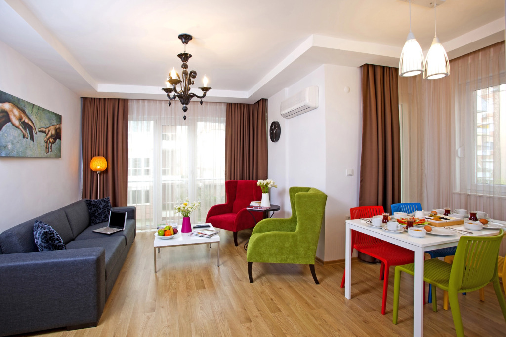 The Room Hotel & Apartments