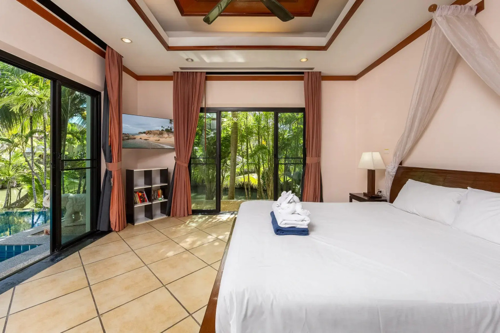 Traditional Thai 2BR villa in Baan Bua Estate