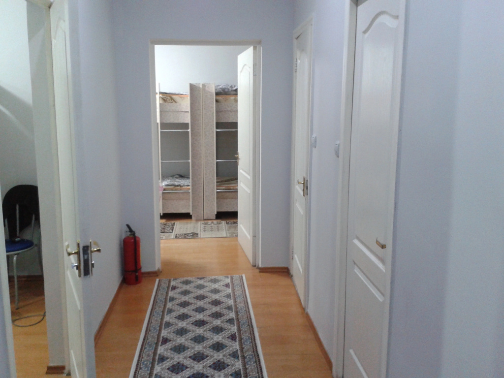 Hostel 64