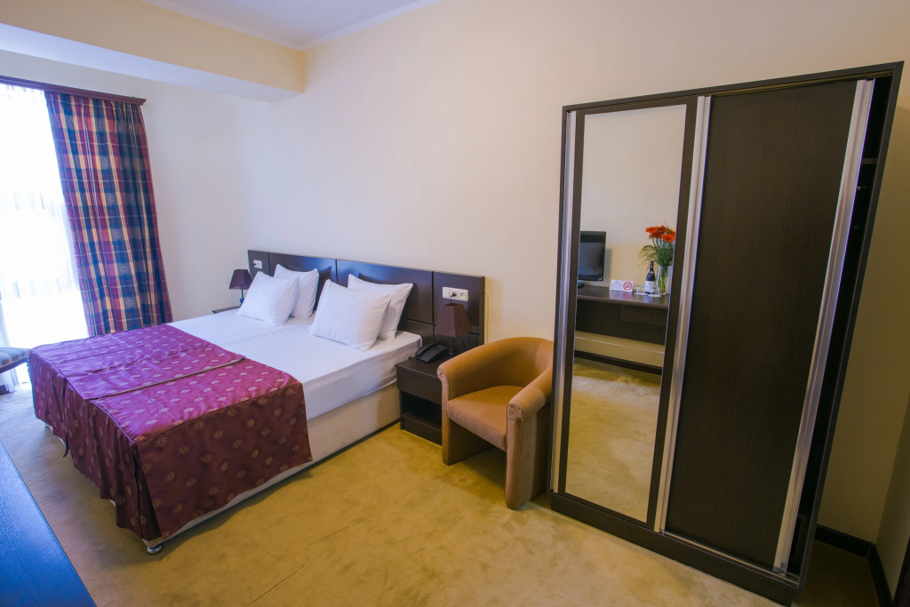 Ani Central Inn