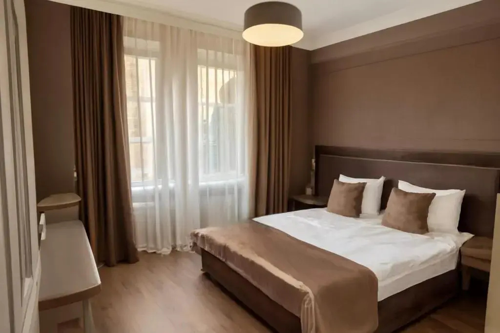 Gold Parliament Hotel
