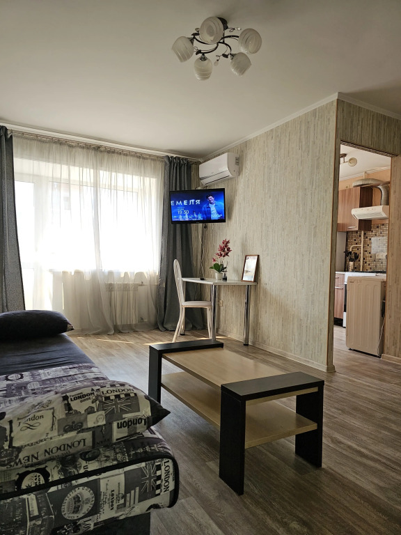 Квартира Дикопольцева 49