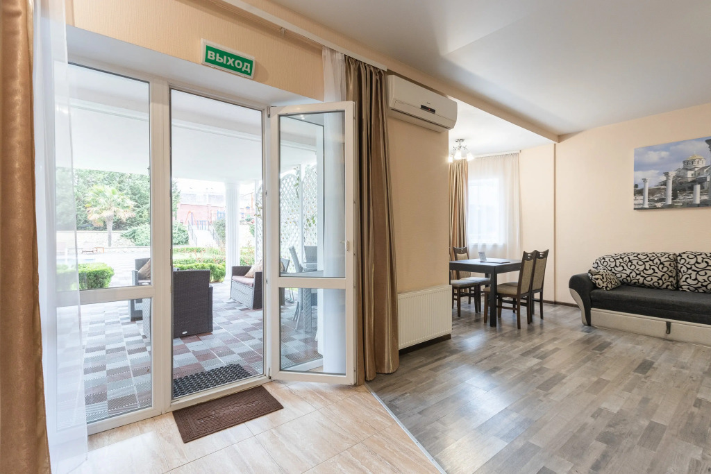 Riviera Guest House