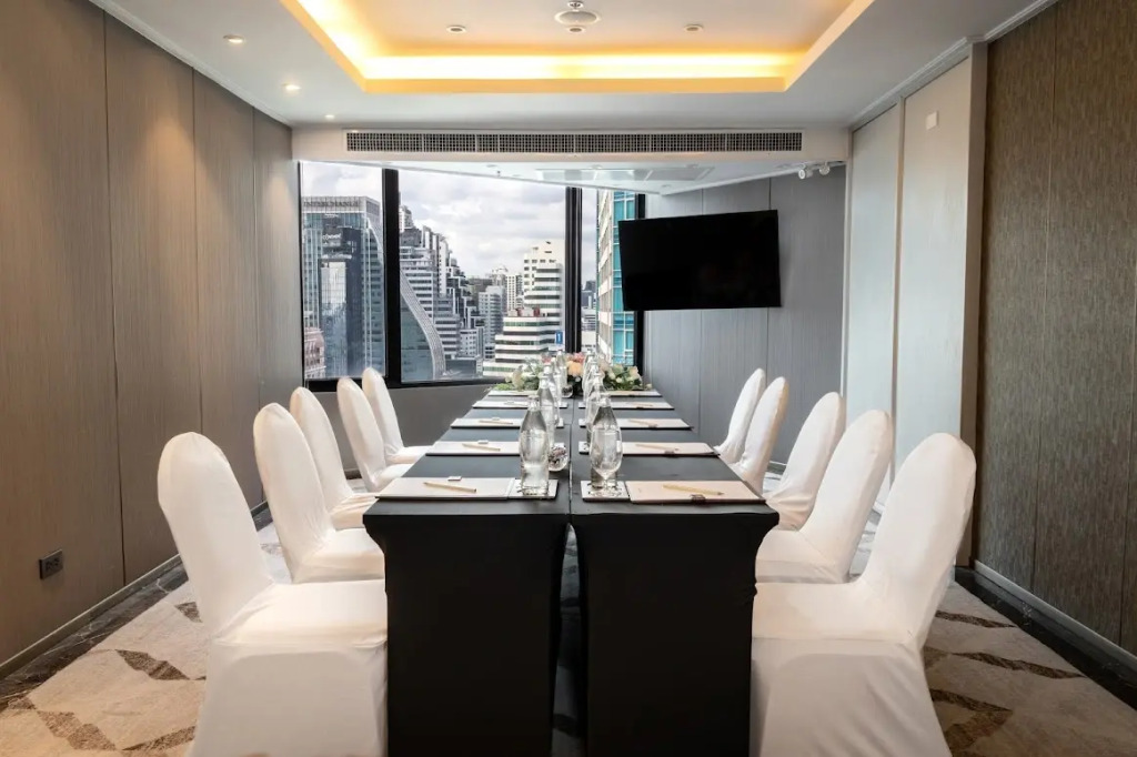 Отель Rembrandt Residences Bangkok