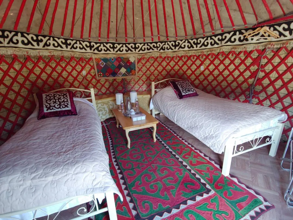 Глэмпинг Achik-Tash Base Camp