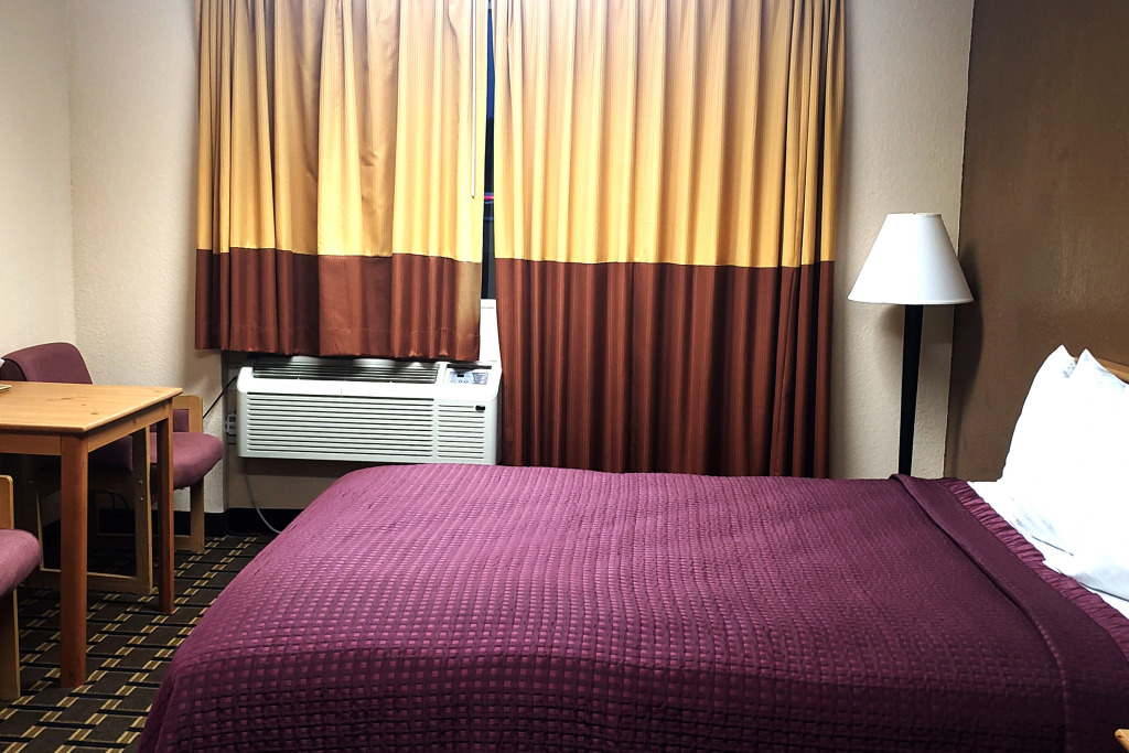Отель Coratel Inn&Suites Mankato