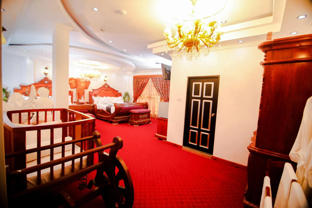 Hotel White House
