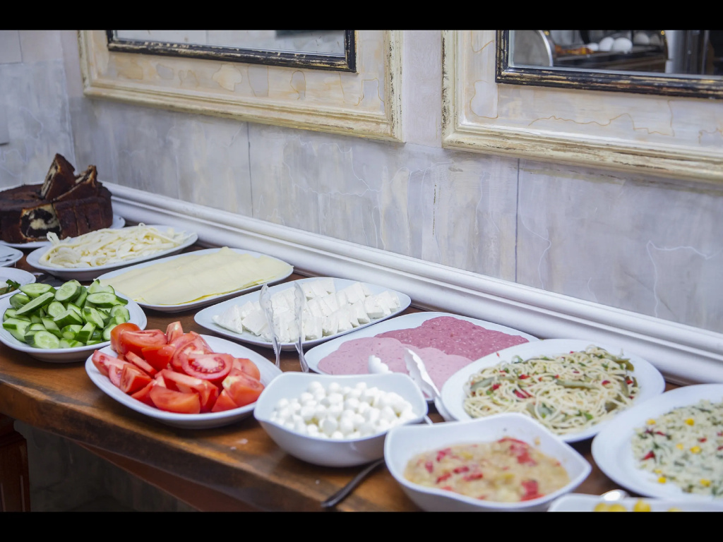 Отель HHK Hotel Downtown