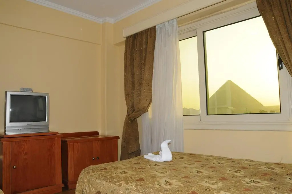Курортный отель Tiba Pyramids Hotel Resort