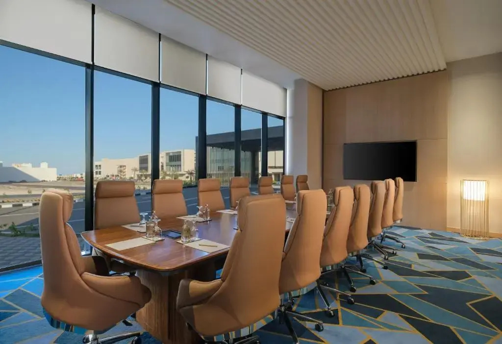 Maani Muscat Hotel & Suites
