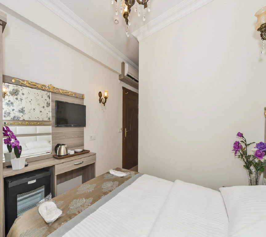 Raimond Hotel