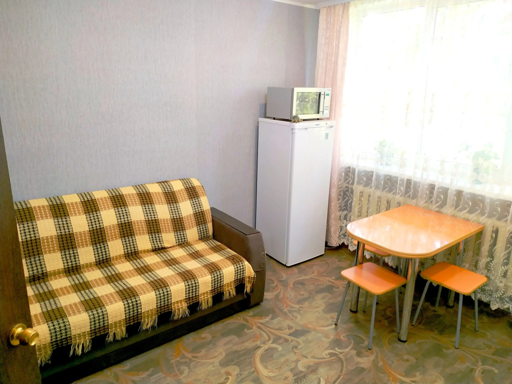 Квартира с большой кухней 12м.кв