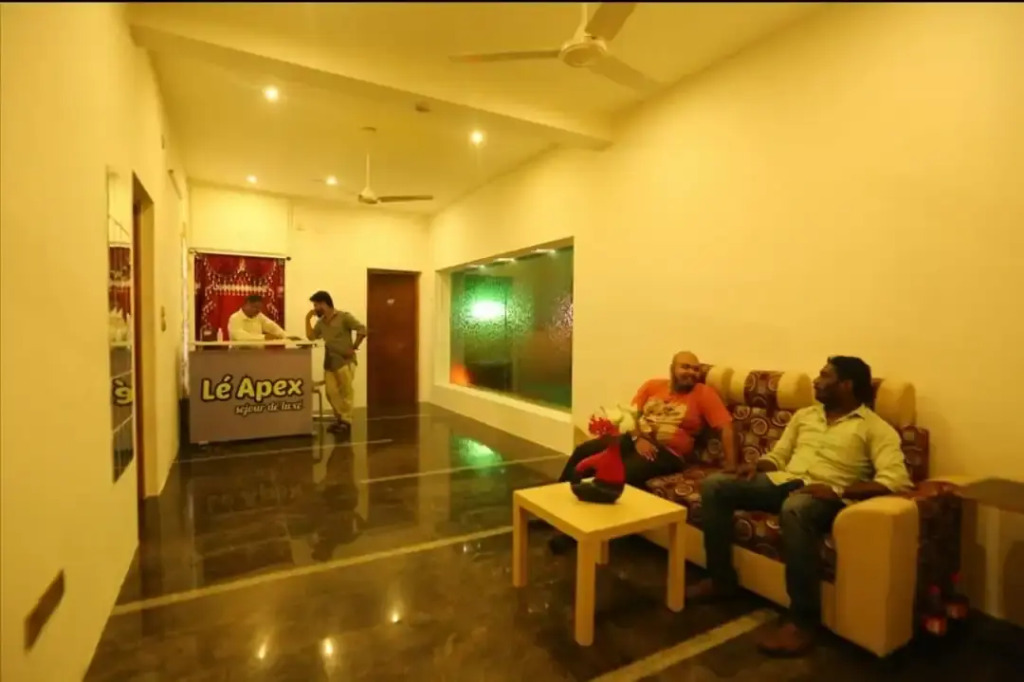 Le Apex Guest House