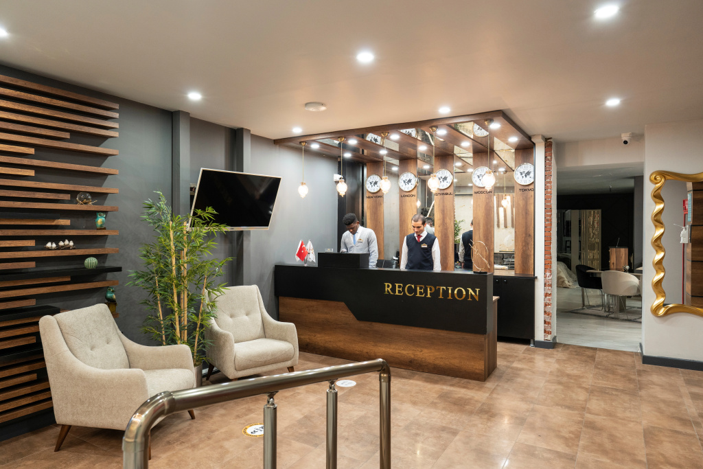 Monezza Hotel