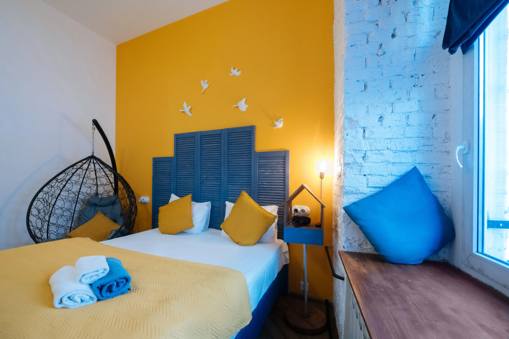Ptitsa-Sinitsa Hotel