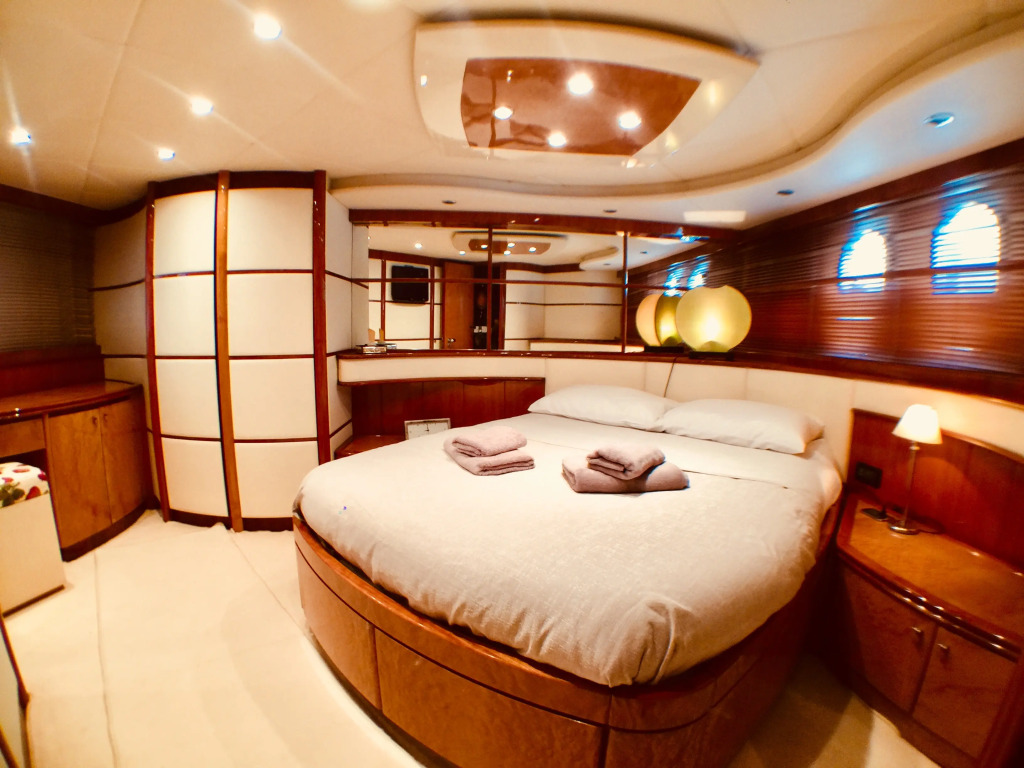 Sanremo Luxury Boat & Breakfast Mini-Hotel