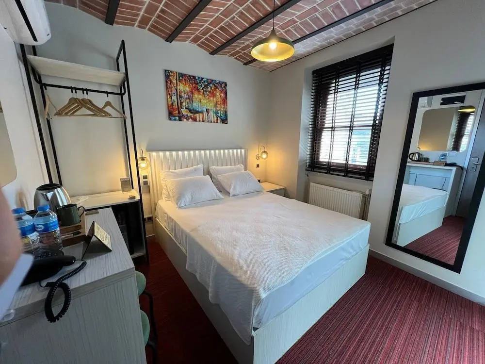 Grand Rafinn Boutique Hotel