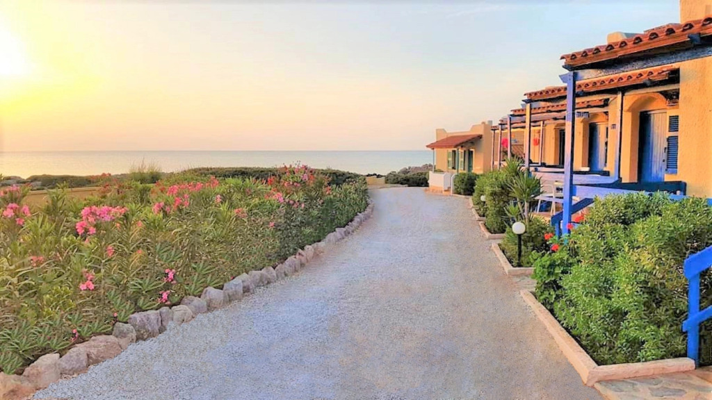 Отель Zorbas Beach Village