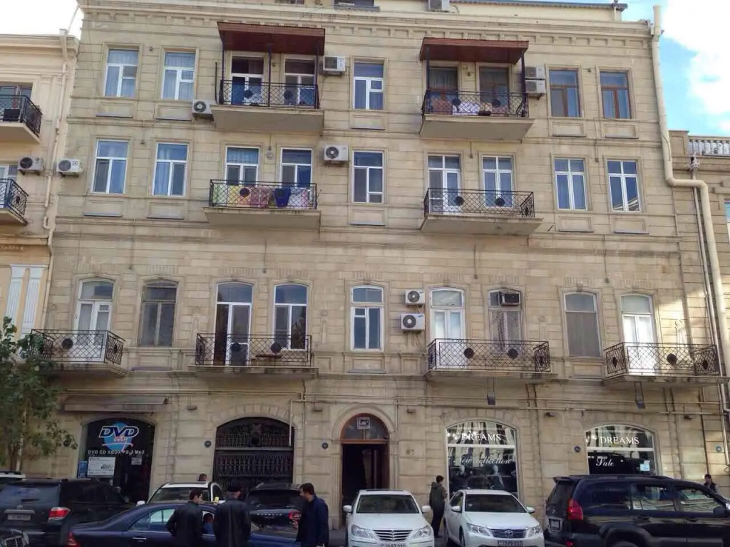 Апартаменты на Расул Рза