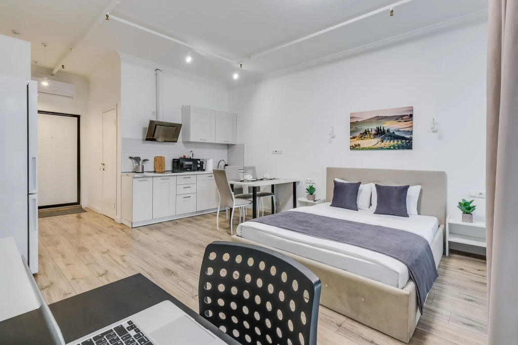 Апартаменты Стандартные с Красивым Видом и Балконом Business Apartments