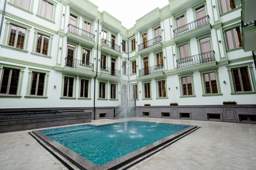 Отель Astoria Plaza