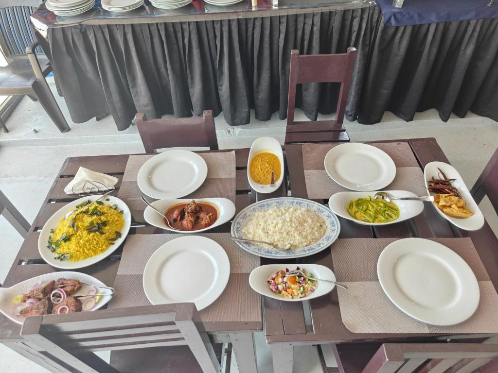 Dinuda Lagoon Hotel