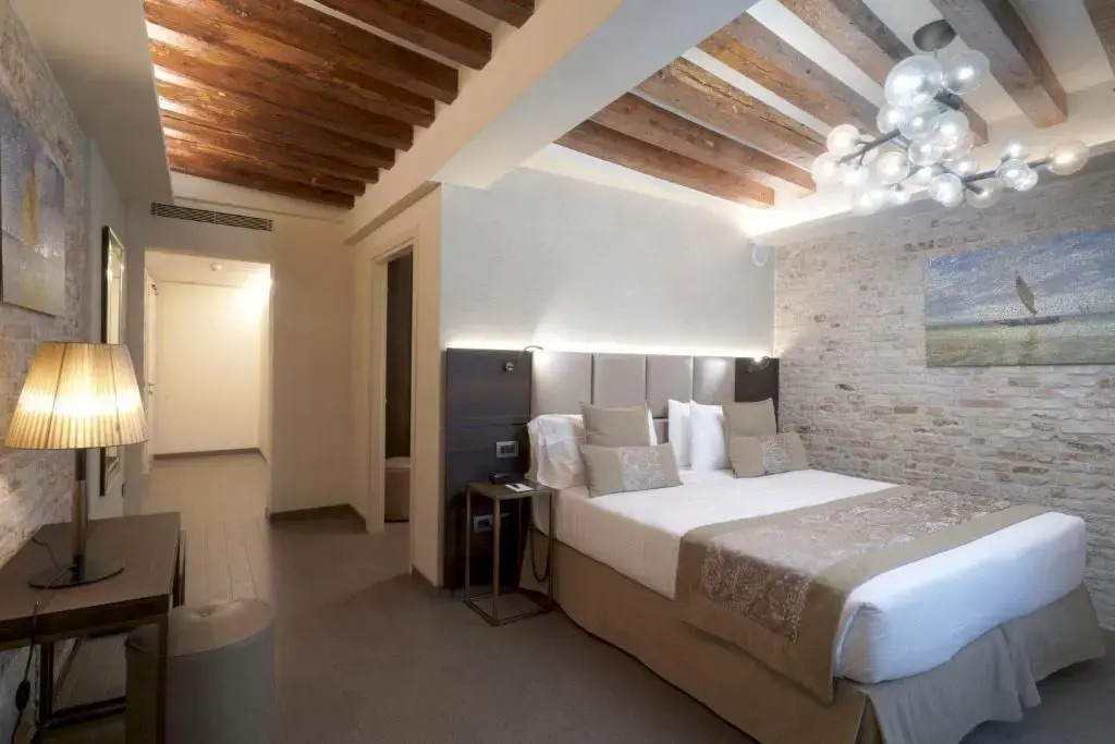 Aquarius Hotel