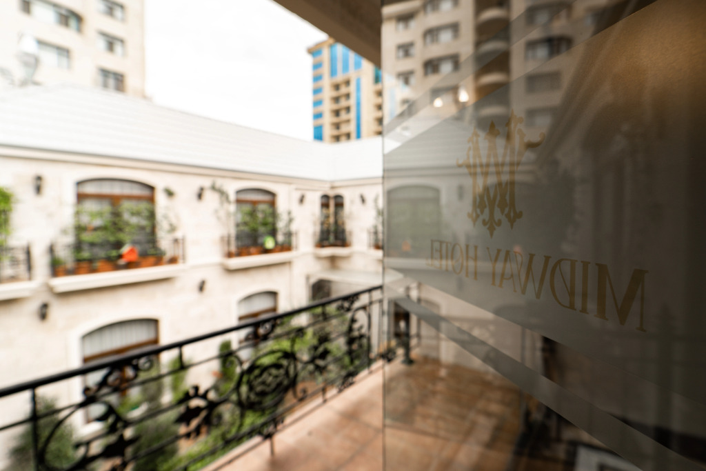 Отель Midway Baku