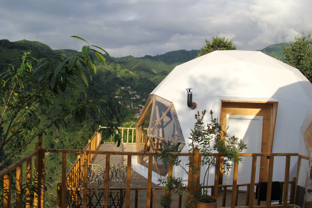 Glamping Bogina Dome & Suite