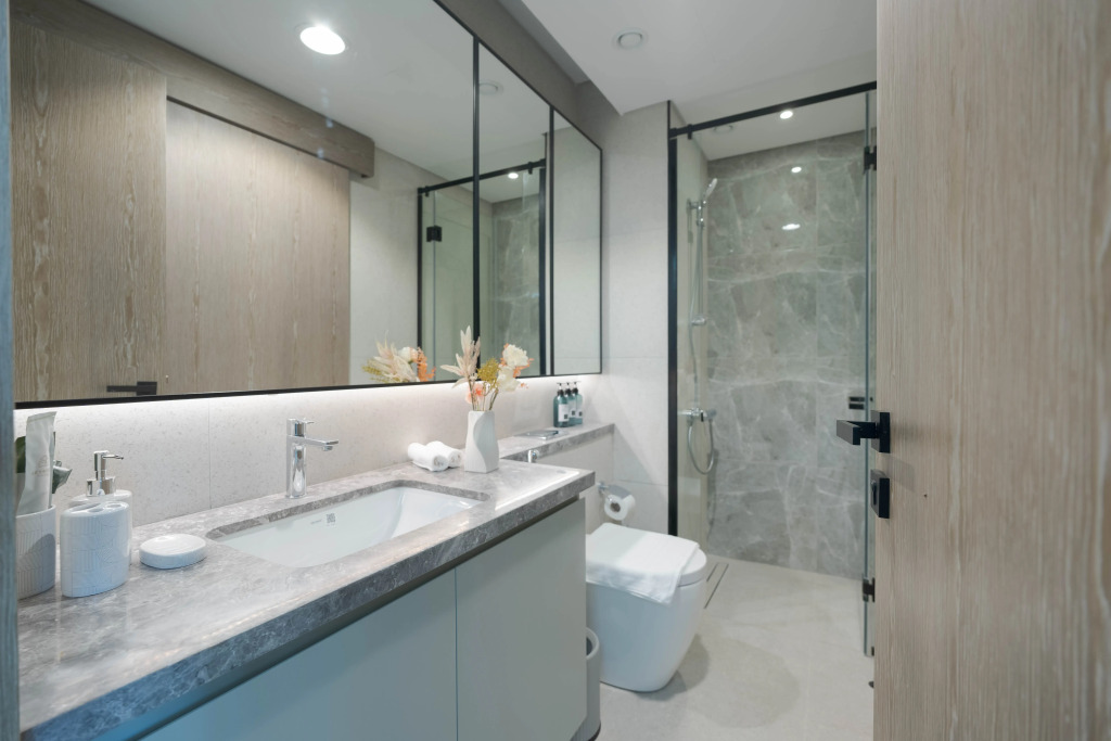 Апартаменты KeyRock Golf Gate | Stylish Retreat + Pool & Gym