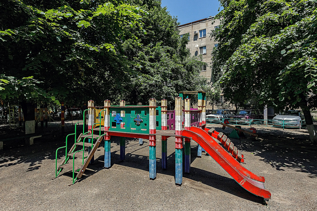 Квартира в Самом Центре на Улице Красных Партизан до 4 Гостей от Про Апарт