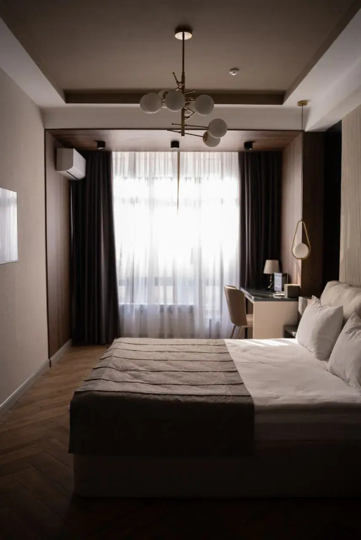 Five Hotel