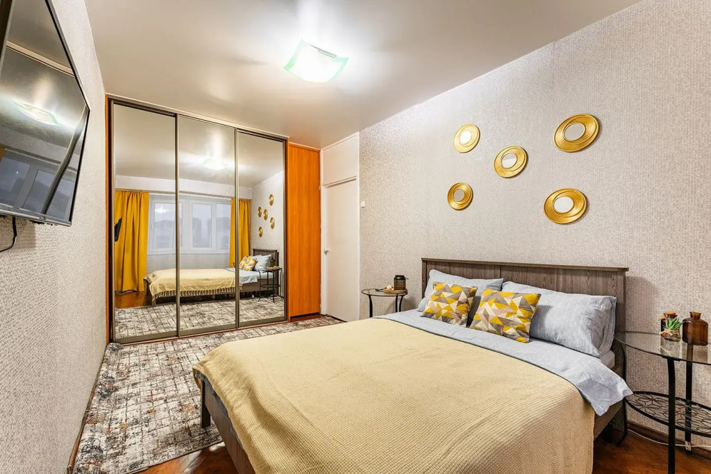 Ryadom s Parkom Flat