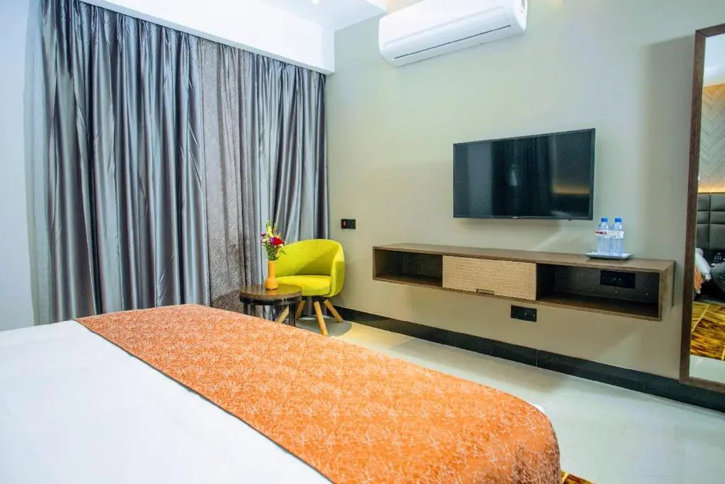 Отель Omni Residency
