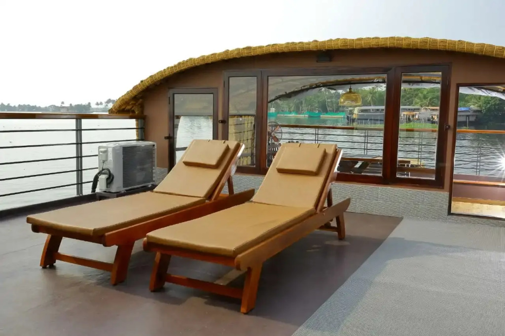 Отель Kerala Houseboats