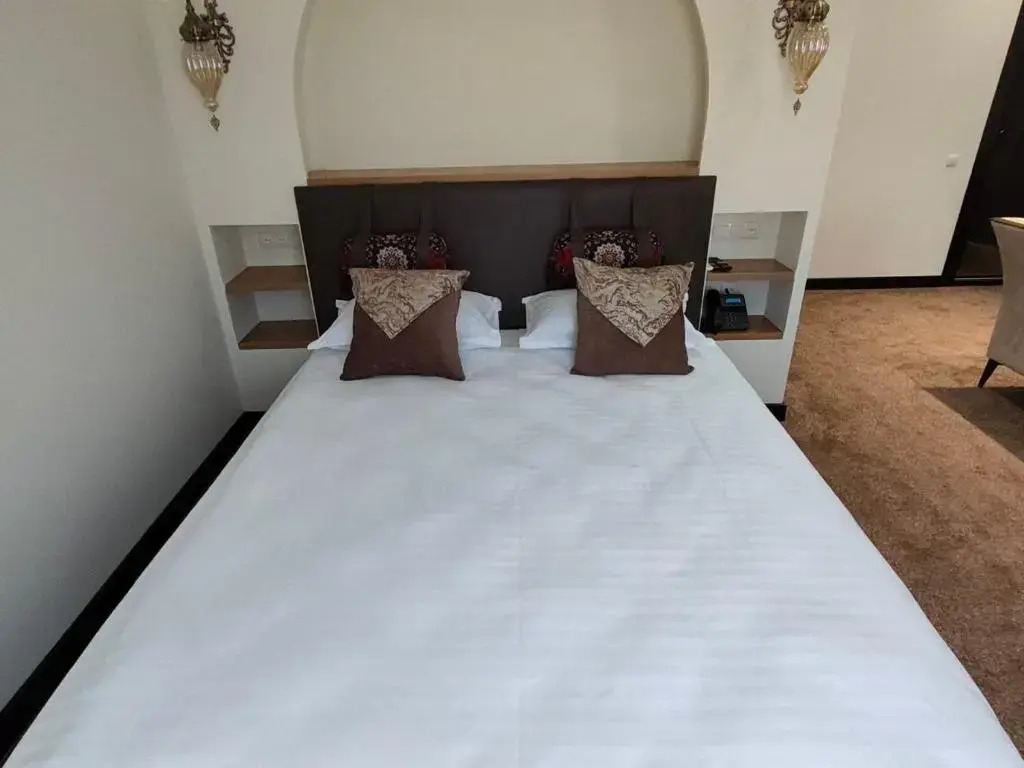 Отель SHOHI ZINDA