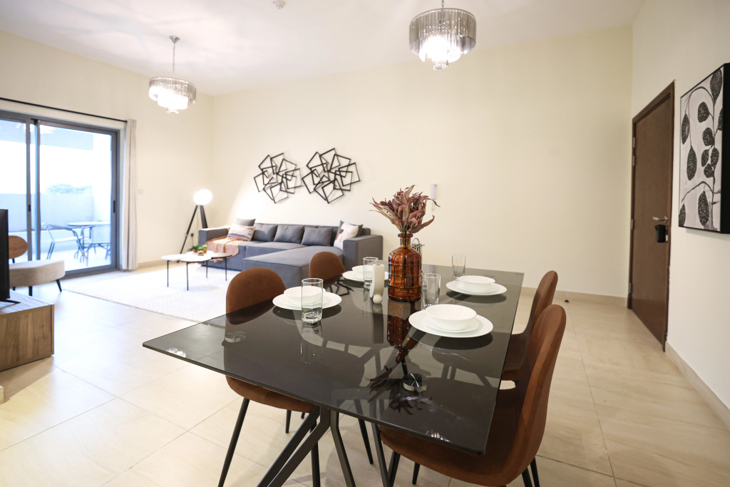 Elite LUX Holiday Homes - Spacious 1 BR Near Metro Station in Al Furjan Dubai